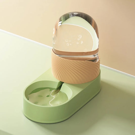 Dispensador de agua y comida para gatos