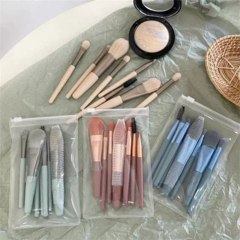 Set de 8 minibrochas de maquillaje